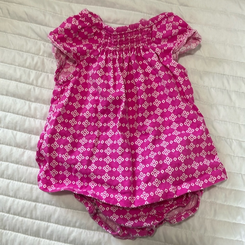 Cutie play dress with ruffle bum